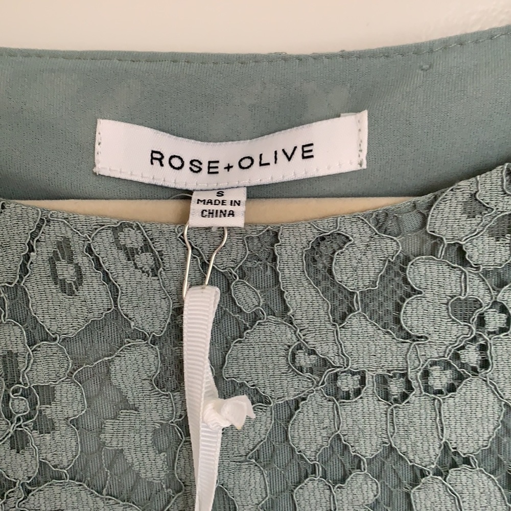 Romantic lined lace blouse. - Picture 2 of 7